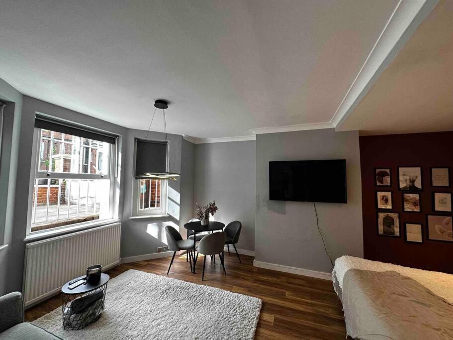 Spacious Studio For 4 Near Regents Park N1 London Exteriör bild
